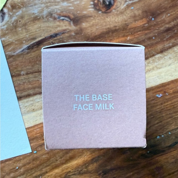 ILIA The Base Face Milk - Soft Pink - Picture 2 of 3